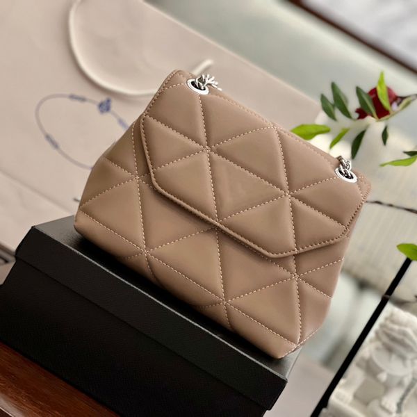 daily thread triangle logo chains women purses luxurys puff handbag shopping flap designer bag lady hobo prad shoulder handle crossbody bags
daily thread triangle logo chains women purses luxurys puff handbag shopping flap designer bag lady hobo prad shoulder handle crossbody bags