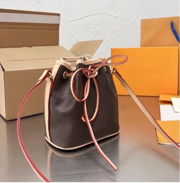 classic women's cowhide print mini designer bag nano noe 56291 m81266 crossbody bag original handbag luxury bucket monograms empreinte
classic women's cowhide print mini designer bag nano noe 56291 m81266 crossbody bag original handbag luxury bucket monograms empreinte