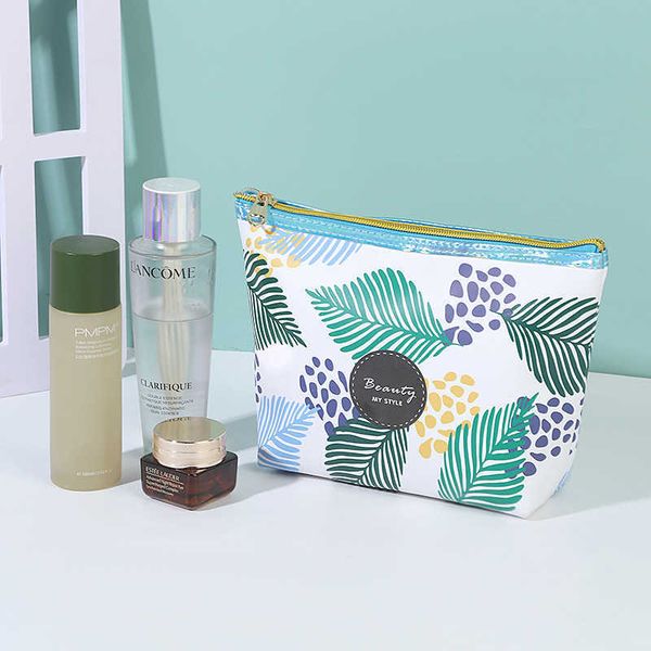 clutch bag triangle printed makeup bag for women's household large capacity pu storage bag zipper style multi-functional travel
clutch bag triangle printed makeup bag for women's household large capacity pu storage bag zipper style multi-functional travel