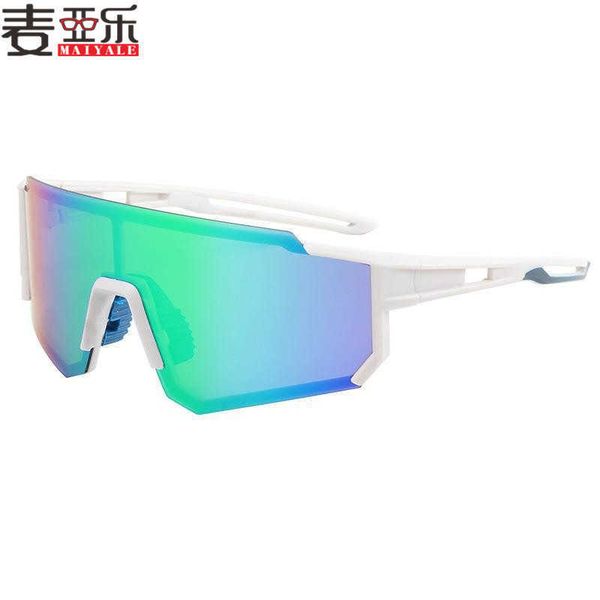 new 9927 color changing polarized for men and women outdoor sports riding sunglasses, White;black
new 9927 color changing polarized for men and women outdoor sports riding sunglasses, White;black