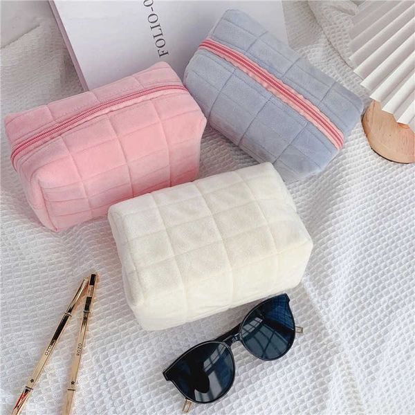 new version minimalist grid red pillow bag makeup bag large capacity easy to hold and store together
new version minimalist grid red pillow bag makeup bag large capacity easy to hold and store together