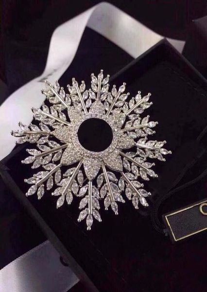 fashion brand snowflake diamond designer pin brooches for lady women party wedding lovers gift engagement luxury jewelry for bride5354910, Gray
fashion brand snowflake diamond designer pin brooches for lady women party wedding lovers gift engagement luxury jewelry for bride5354910, Gray
