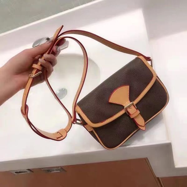 classic fashion designer slant women's shoulder bag brand women's underarm bag luxury girl tote bag messenger bag baguette bag cla
classic fashion designer slant women's shoulder bag brand women's underarm bag luxury girl tote bag messenger bag baguette bag cla