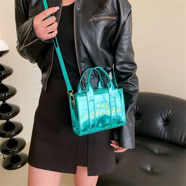 designer bag 2023 hand french niche design pu shiny patent leather women's new trend versatile foreign style one shoulder crossbody
designer bag 2023 hand french niche design pu shiny patent leather women's new trend versatile foreign style one shoulder crossbody