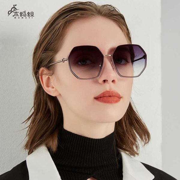 large manufacturer of origin 2022 new large frame round face slim uv proof fashion sunglasses ins, White;black
large manufacturer of origin 2022 new large frame round face slim uv proof fashion sunglasses ins, White;black
