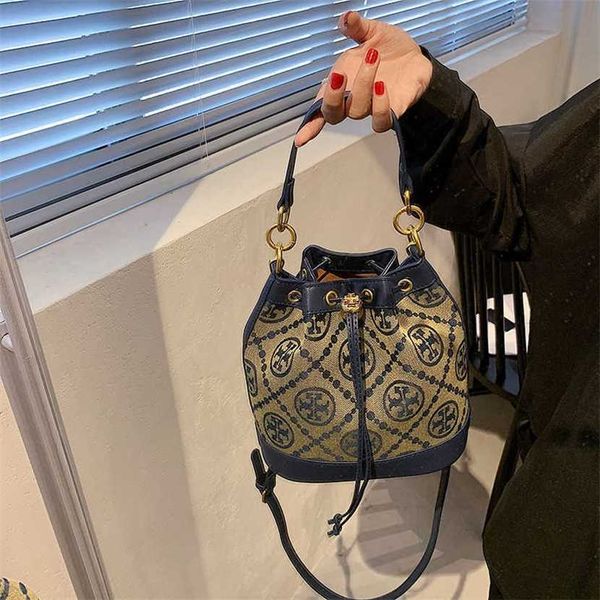 designer bag 2023 handbag bucket women's new old flower drawstring shoulder contrast color trendy canvas oblique straddle handbag
designer bag 2023 handbag bucket women's new old flower drawstring shoulder contrast color trendy canvas oblique straddle handbag
