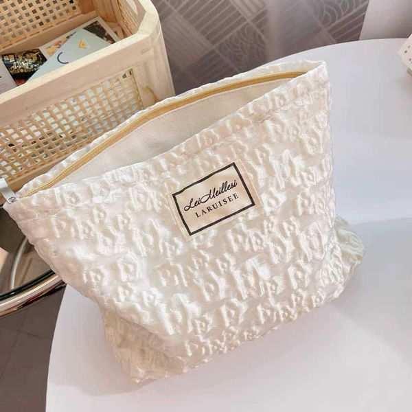 clutch bag makeup bag black and white jacquard storage bag feel makeup bag large capacity portable washing bag simple and portable
clutch bag makeup bag black and white jacquard storage bag feel makeup bag large capacity portable washing bag simple and portable