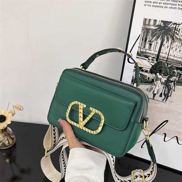 designer bag 2023 hbag fashionable women's autumn new sweet cute casual elegant small square simple and charming age reducing for women
designer bag 2023 hbag fashionable women's autumn new sweet cute casual elegant small square simple and charming age reducing for women