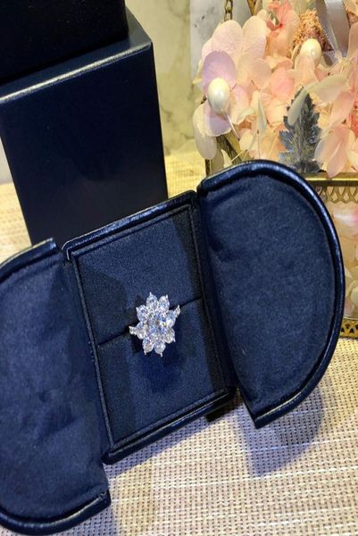 2020 new luxury atmosphere highend custom 925 sterling silver inlaid high carbon diamond imported 3a diamond ring for women8202010, Golden;silver
2020 new luxury atmosphere highend custom 925 sterling silver inlaid high carbon diamond imported 3a diamond ring for women8202010, Golden;silver