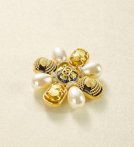 vintage egyptian pharaoh style beetle brooch party sweater brooch beetle design gold color fashon brooches brand flower t4432788, Gray
vintage egyptian pharaoh style beetle brooch party sweater brooch beetle design gold color fashon brooches brand flower t4432788, Gray