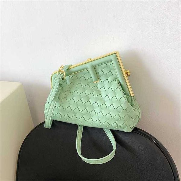 designer bag handbag style 2023 fashionable woven summer texture single net red same metal clip
designer bag handbag style 2023 fashionable woven summer texture single net red same metal clip