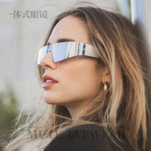 straight new y2k borderless futuristic outdoor cycling glasses street p concave shaped sunglasses, White;black
straight new y2k borderless futuristic outdoor cycling glasses street p concave shaped sunglasses, White;black
