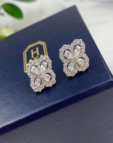 h luxury earrings stud 925 sterling silver diamond linksr foer leaf clover earring engagement fashion jewelry women party original9244579, Golden;silver
h luxury earrings stud 925 sterling silver diamond linksr foer leaf clover earring engagement fashion jewelry women party original9244579, Golden;silver