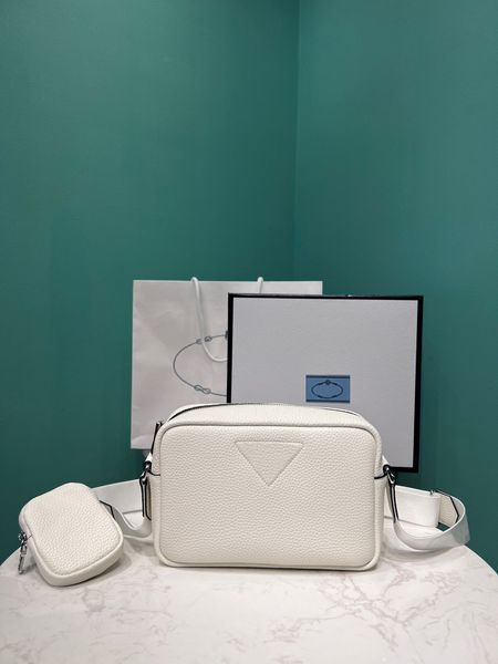 2023 new women's crossbody bag deerskin grain shoulder bag high-end quality simple atmosphere feel super soft very practical
2023 new women's crossbody bag deerskin grain shoulder bag high-end quality simple atmosphere feel super soft very practical