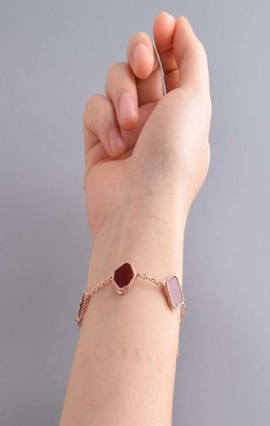 2021 ladies love rings pendant necklaces screw bracelet van party wedding couple gift love bracelet fashion luxury cleef designe6472050, Golden;silver
2021 ladies love rings pendant necklaces screw bracelet van party wedding couple gift love bracelet fashion luxury cleef designe6472050, Golden;silver