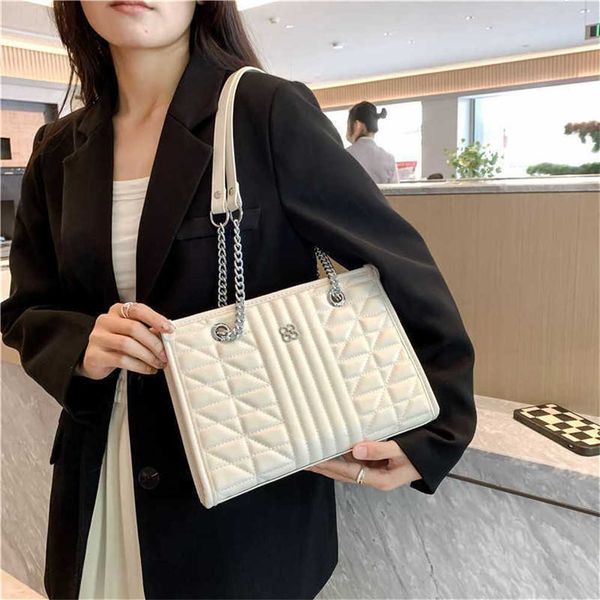 tote bag women's 2023 new checkered embroidery thread bag fashion niche design simple and versatile chain shoulder bag 60% factory outl
tote bag women's 2023 new checkered embroidery thread bag fashion niche design simple and versatile chain shoulder bag 60% factory outl