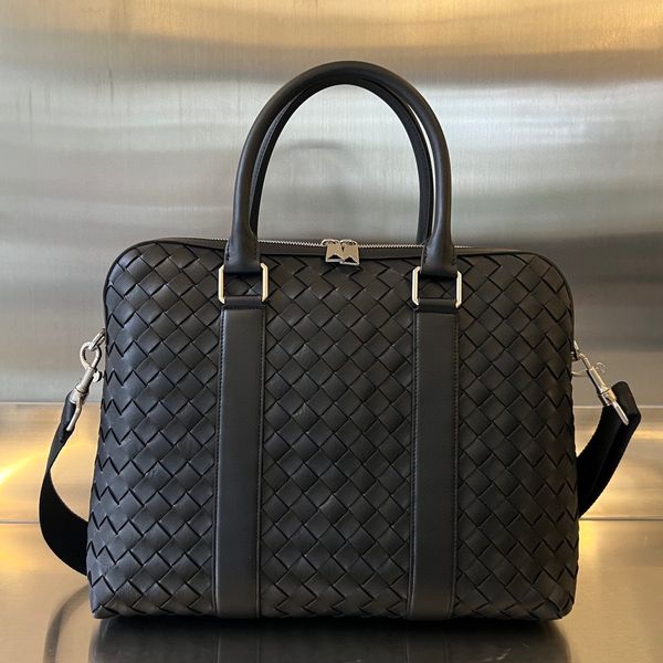 new men's briefcase 9a high-end quality handbag with cowhide woven zipper open and close with shoulder strap can be crossbody can be ca
new men's briefcase 9a high-end quality handbag with cowhide woven zipper open and close with shoulder strap can be crossbody can be ca