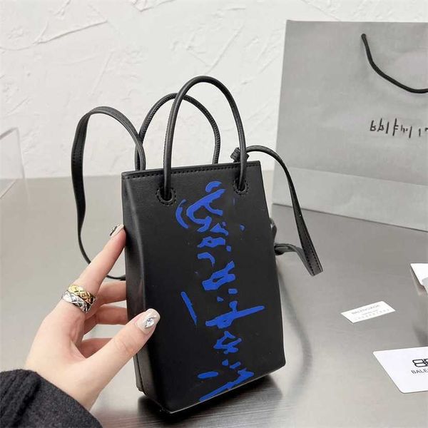 designer bag 2023 handbag new single shoulder autumn portable versatile mini crossbody mobile women's
designer bag 2023 handbag new single shoulder autumn portable versatile mini crossbody mobile women's