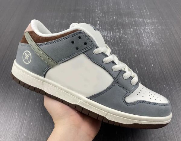 basketball shoes yuto horigome low running sb white grey brown fq1180-001 lows sports sneakers women men
basketball shoes yuto horigome low running sb white grey brown fq1180-001 lows sports sneakers women men