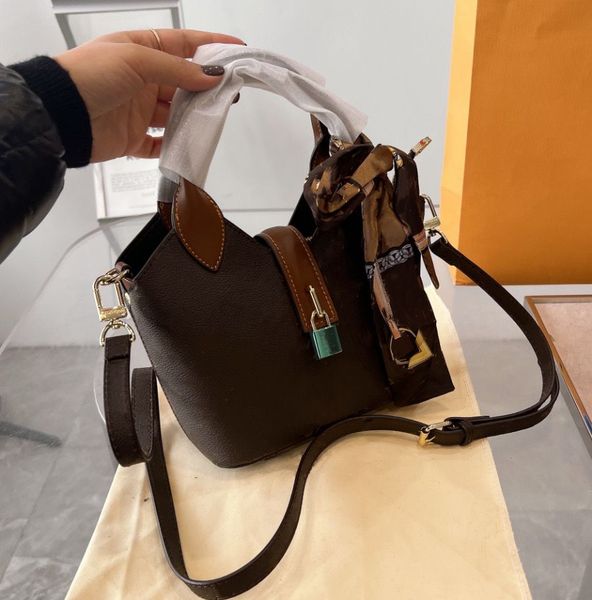 designer bag women handbag classic luxury shopping bags real leather shoulder bag business package satchel purse bag shoulder bags 18*15cm t
designer bag women handbag classic luxury shopping bags real leather shoulder bag business package satchel purse bag shoulder bags 18*15cm t