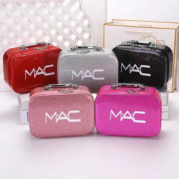 new makeup bag large capacity small portable simple and cute wash products storage box large makeup case portable female
new makeup bag large capacity small portable simple and cute wash products storage box large makeup case portable female