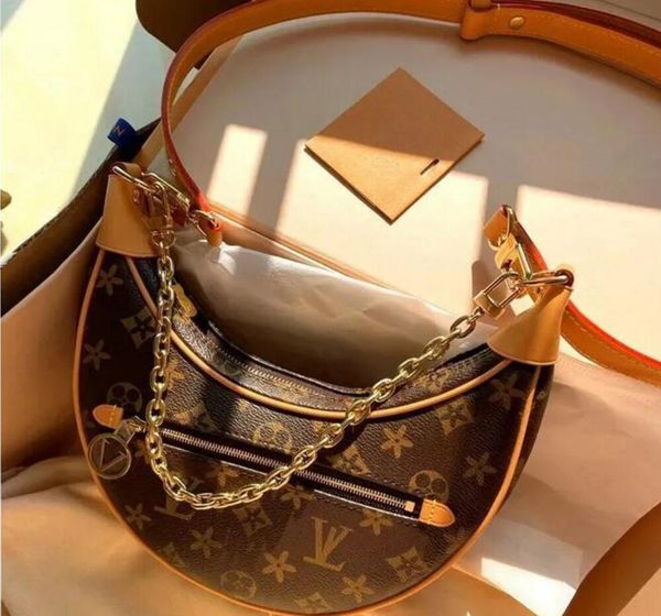 luxury designer loop bag croissant bags shoulder hobo designer purse m81098 cosmetic half-moon baguette underarm handbag crossbody metal cha
luxury designer loop bag croissant bags shoulder hobo designer purse m81098 cosmetic half-moon baguette underarm handbag crossbody metal cha