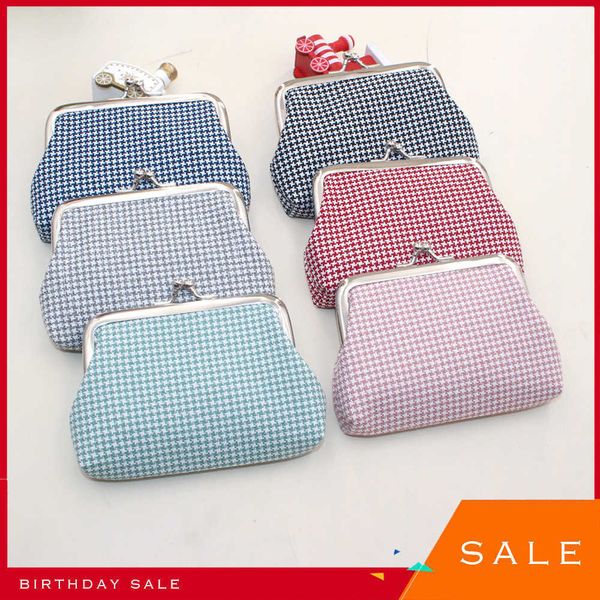 fashion exquisite small coin purse 2023 fabric cross pattern key bag mini zero money women's card short handbag, Red;black
fashion exquisite small coin purse 2023 fabric cross pattern key bag mini zero money women's card short handbag, Red;black