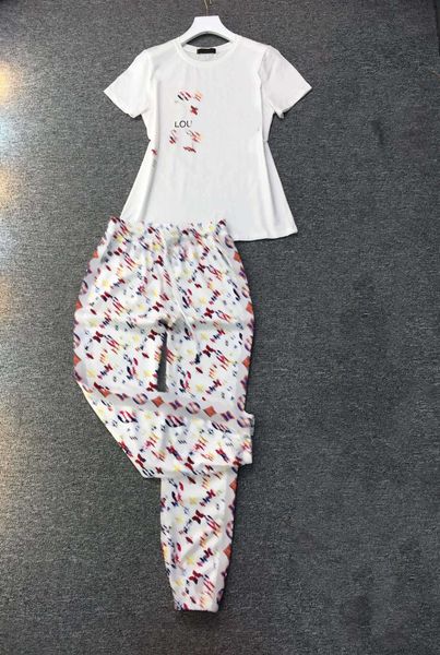 designer classic women two piece sets cotton fabric letters geometric print short-sleeved t-shirt loose fitting casual pants womens designer, White
designer classic women two piece sets cotton fabric letters geometric print short-sleeved t-shirt loose fitting casual pants womens designer, White