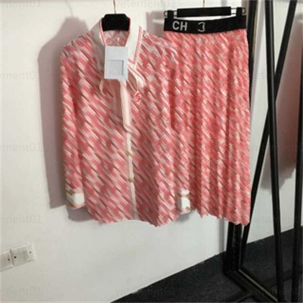 designer skirt suit 2 piece set womens logo plaid print bow tie long sleeve blouse webbing high waist mid-length pleated half skirt classic, White
designer skirt suit 2 piece set womens logo plaid print bow tie long sleeve blouse webbing high waist mid-length pleated half skirt classic, White