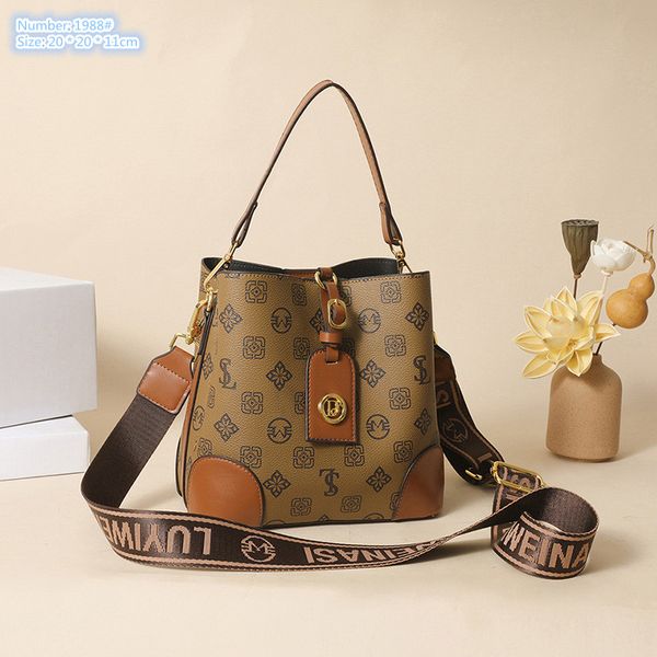 wholesale ladies shoulder bags 3 colors elegant atmosphere contrast leather bucket bag classic Joker letters fashion handbag three-layer retro backpack, Brown
wholesale ladies shoulder bags 3 colors elegant atmosphere contrast leather bucket bag classic Joker letters fashion handbag three-layer retro backpack, Brown