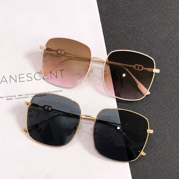 large slim box 2020 new fashion men and women korean edition street sround face tan sunglasses driving, White;black
large slim box 2020 new fashion men and women korean edition street sround face tan sunglasses driving, White;black