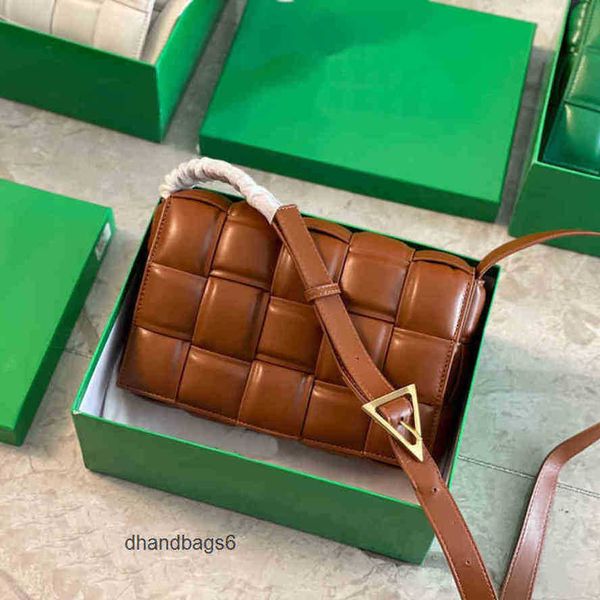 designer bottegas bags venetas cassettes bottegas bag wholesaler 2023 handbags triangle single shoulder messenger tofu cassettes women leath
designer bottegas bags venetas cassettes bottegas bag wholesaler 2023 handbags triangle single shoulder messenger tofu cassettes women leath