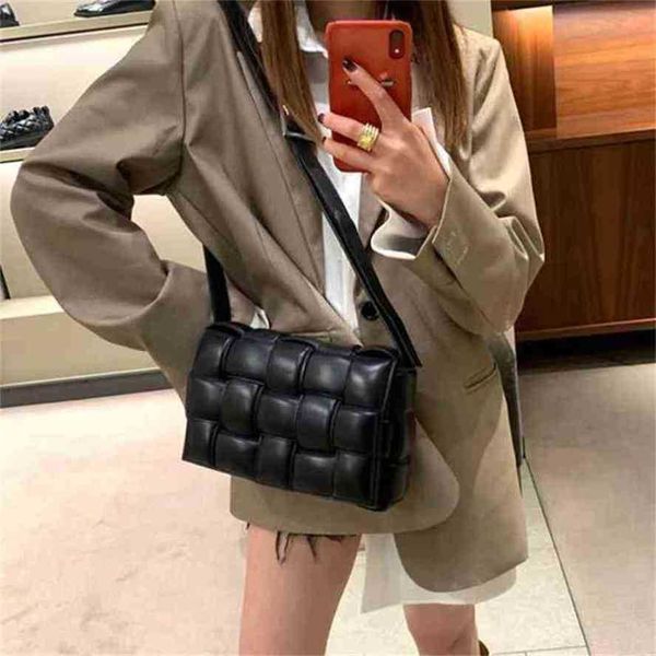 designer bottegas bags venetas cassettes sheepskin full handbags woven large lattice pillow bag tofu leisure messenger small square cassette
designer bottegas bags venetas cassettes sheepskin full handbags woven large lattice pillow bag tofu leisure messenger small square cassette