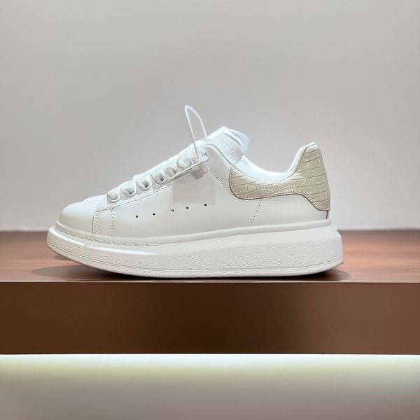genuine leather small white shoes high-end thick sole sponge sole womens shoes outdoor leisure breathable sports mens shoes luxury designer, Black
genuine leather small white shoes high-end thick sole sponge sole womens shoes outdoor leisure breathable sports mens shoes luxury designer, Black
