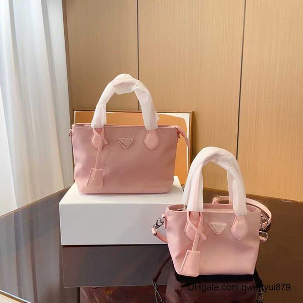 shoulder bags nylon tote bag designer handbag soft women crossbody fashion messenger 2sizes 3colors purse luxury pocket lady outdoor packs
shoulder bags nylon tote bag designer handbag soft women crossbody fashion messenger 2sizes 3colors purse luxury pocket lady outdoor packs
