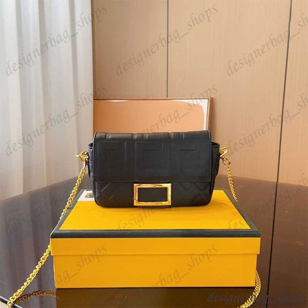 designer shoulder bag leather chain crossbody ladies fashion embossed handbag removable shoulder strap wallet 230615
designer shoulder bag leather chain crossbody ladies fashion embossed handbag removable shoulder strap wallet 230615