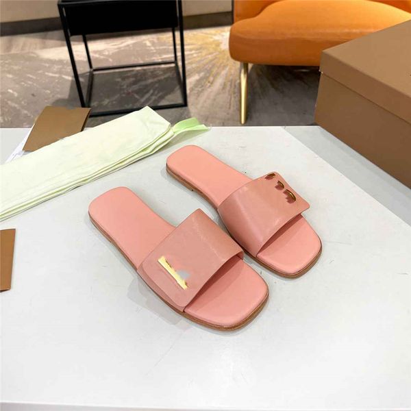 fashionable beach shoes 2023 burberris luxurious design retro decoration men's and women's summer leather canvas rubber flat botto
fashionable beach shoes 2023 burberris luxurious design retro decoration men's and women's summer leather canvas rubber flat botto