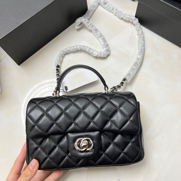 designer luxury women crossbody bag fashion retro versatile shoulder bags genuine leather solid metal handle chain handbag
designer luxury women crossbody bag fashion retro versatile shoulder bags genuine leather solid metal handle chain handbag