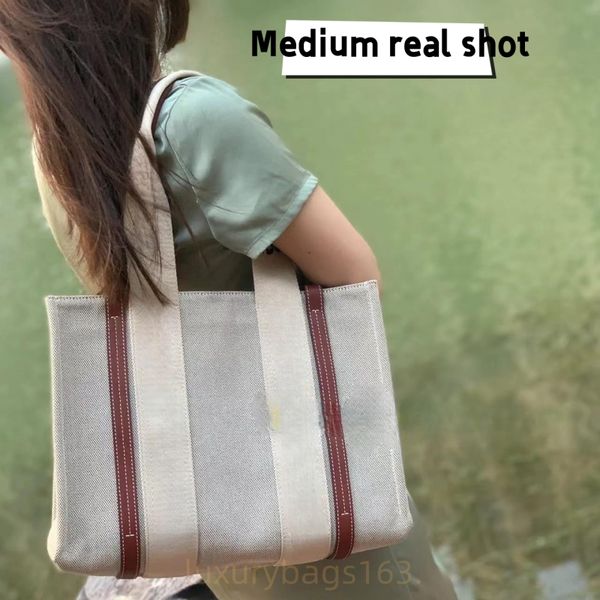 alphabet handbag brand shoulder bag brand canvas leather stereo large-capacity underarm shoulder bag 26*22cm alphabet geometric tourist shop
alphabet handbag brand shoulder bag brand canvas leather stereo large-capacity underarm shoulder bag 26*22cm alphabet geometric tourist shop