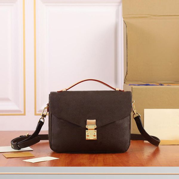 luxurys handbags designer crossbody purses the totes bags designers woman handbag leather messenger cross body bag lady messengers purse sho
luxurys handbags designer crossbody purses the totes bags designers woman handbag leather messenger cross body bag lady messengers purse sho