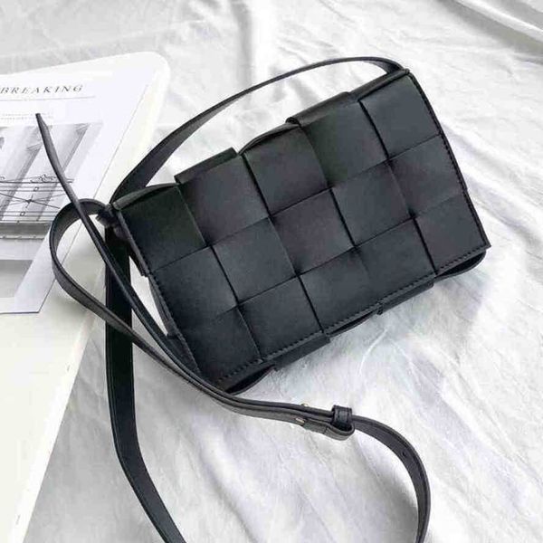 designer bottegas bags venetas cassettes pillow handbags b family bag cassettes cowhide woven leisure womens one shoulder messenger magnetic
designer bottegas bags venetas cassettes pillow handbags b family bag cassettes cowhide woven leisure womens one shoulder messenger magnetic