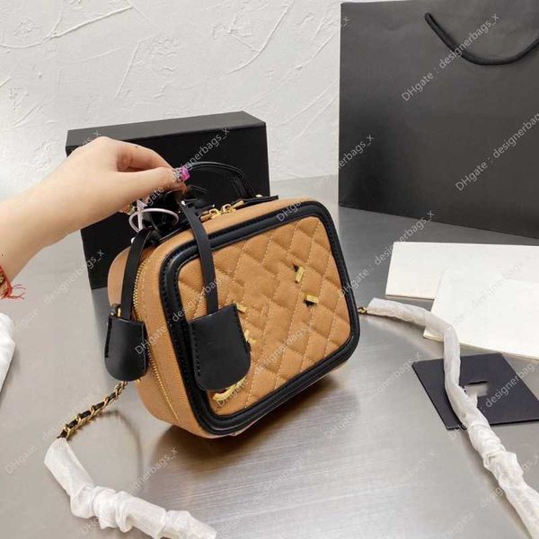 tote bag new box messenger caviar leisure camera small chain rhombus cosmetic 2023 leather fragrant handbag designer bags
tote bag new box messenger caviar leisure camera small chain rhombus cosmetic 2023 leather fragrant handbag designer bags