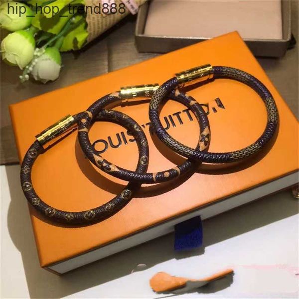 925 silver designer jewelry earrings pendant bracelet gold love v necklace women ring bracelet luxury couple
925 silver designer jewelry earrings pendant bracelet gold love v necklace women ring bracelet luxury couple