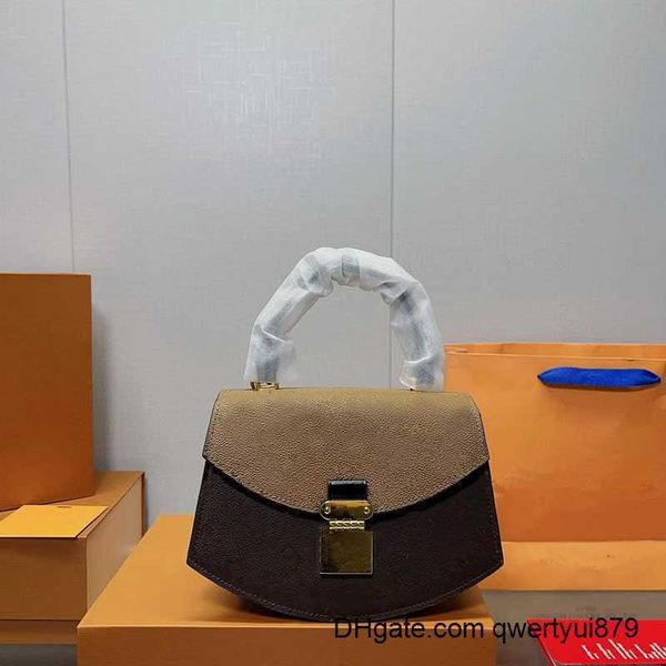 shoulder bags designer tote bag women handbag fashion messenger shape design lady crossbody fashionable and personalized flower printed purs
shoulder bags designer tote bag women handbag fashion messenger shape design lady crossbody fashionable and personalized flower printed purs