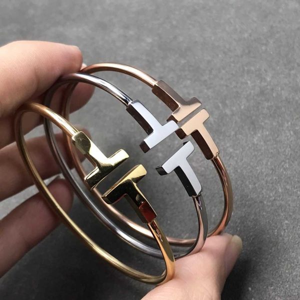 designer new tjiadijia's new double-t smooth open bracelet is versatile simple and high-quality electroplating 18k gold, Black
designer new tjiadijia's new double-t smooth open bracelet is versatile simple and high-quality electroplating 18k gold, Black