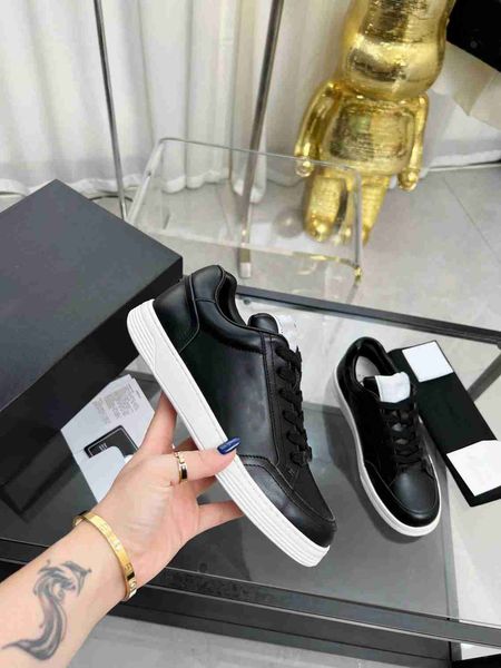 designer skate shoes outdoor sports casual shoe ccity runner sneakers trainer fashion channel skateboard women n142
designer skate shoes outdoor sports casual shoe ccity runner sneakers trainer fashion channel skateboard women n142