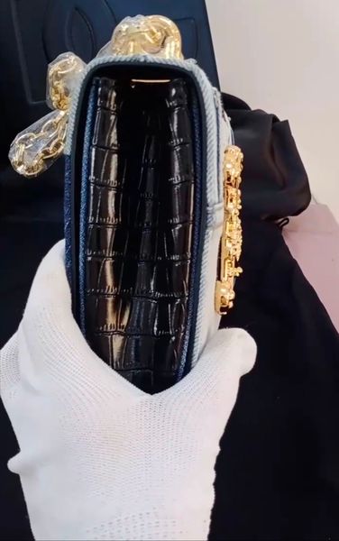classic chain bag cross body denim bag designer luxury jewelry crossbody messenger bag shoulder handbags golden square handbag baroque fashi
classic chain bag cross body denim bag designer luxury jewelry crossbody messenger bag shoulder handbags golden square handbag baroque fashi