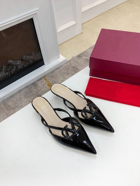 23ss Designer Sandals Letter Icons Pointed Low Heels Solid Color Sexy Slippers Women Summer Fashion Outdoor with Box, V3
23ss Designer Sandals Letter Icons Pointed Low Heels Solid Color Sexy Slippers Women Summer Fashion Outdoor with Box, V3