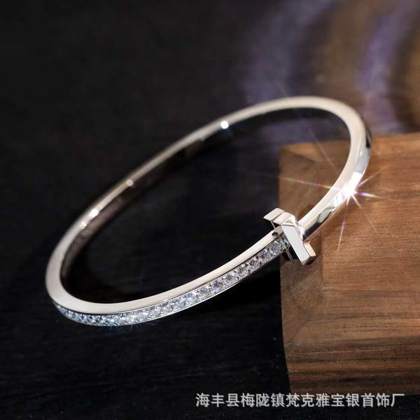 versatile v gold high version t1 bracelet narrow semi diamond plated with 18kcnc seiko stars lovers, Black
versatile v gold high version t1 bracelet narrow semi diamond plated with 18kcnc seiko stars lovers, Black