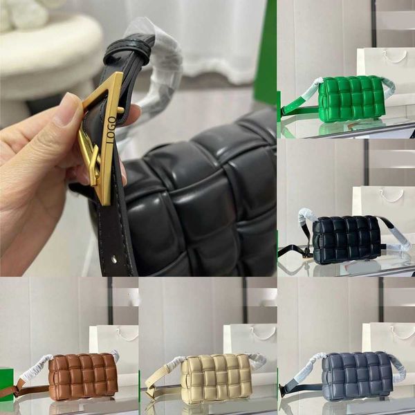 weave baguette designer bag woman luxurys handbag vintage triangular buckle underarm messenger crossbody bags purse 230201
weave baguette designer bag woman luxurys handbag vintage triangular buckle underarm messenger crossbody bags purse 230201